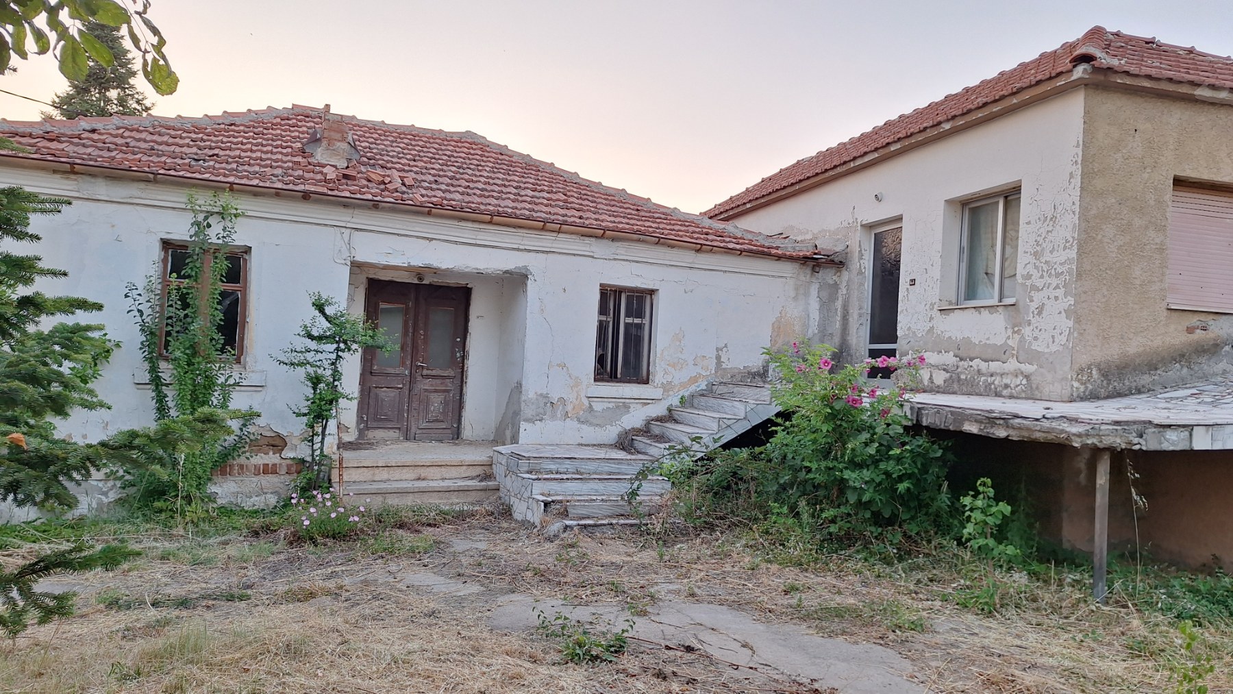 ΟΙΚΟΠΕΔΟ 1051τ.μ. με 2 ΚΤΙΣΜΑΤΑ 2