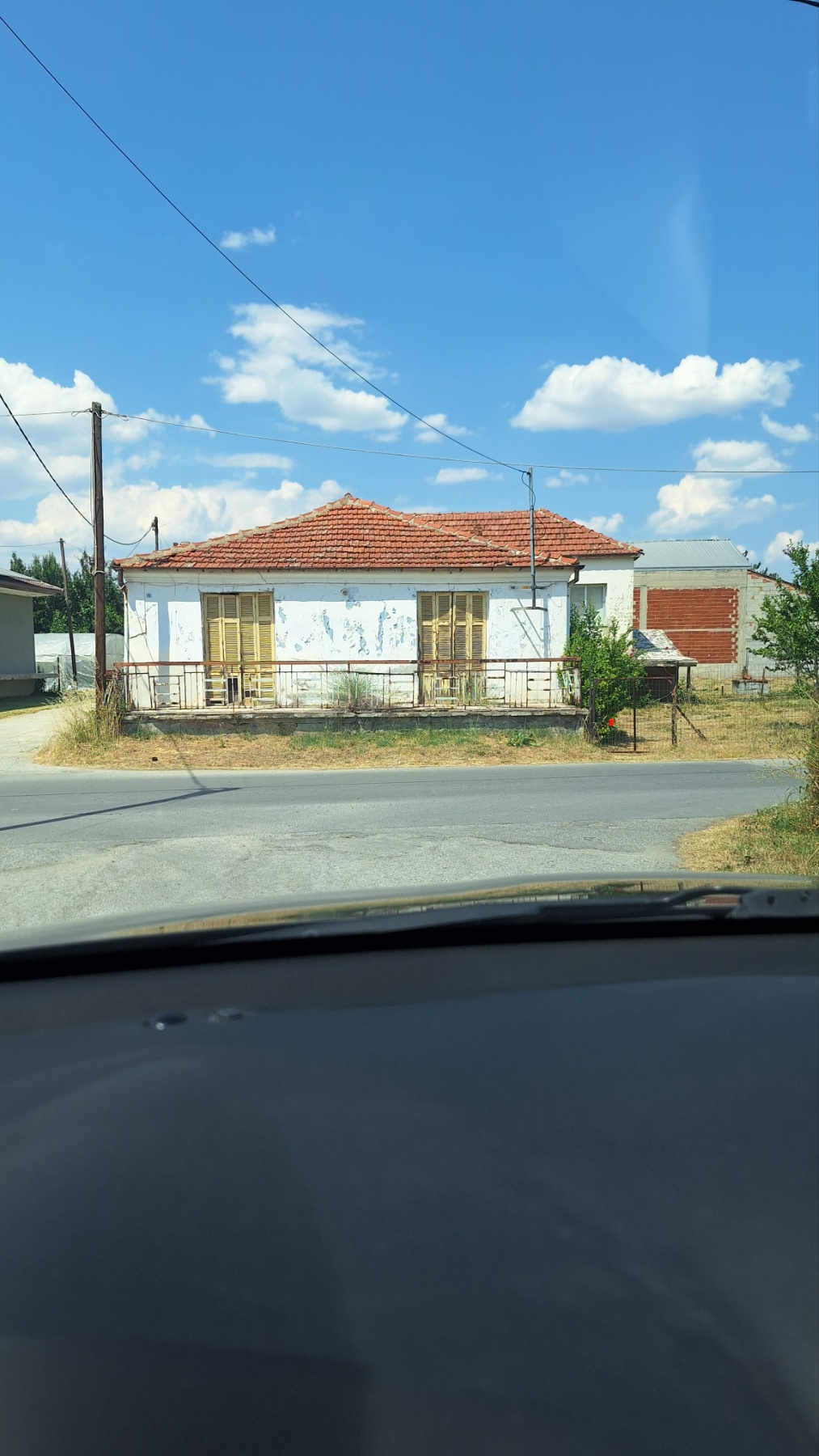 ΟΙΚΟΠΕΔΟ 1051τ.μ. με 2 ΚΤΙΣΜΑΤΑ 3